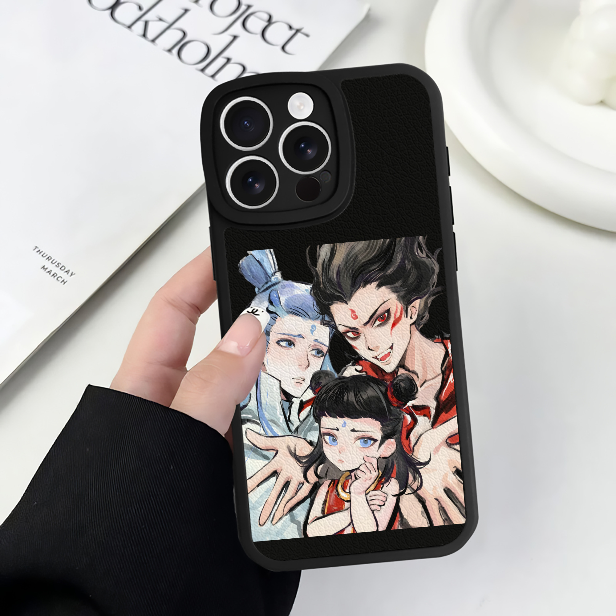 （画像用） Ne Zha 2 ナタ 魔童の大暴れ 【iPhone 16シリーズ対応】シリコンスマホケース（レザー調） 材質：シリコン